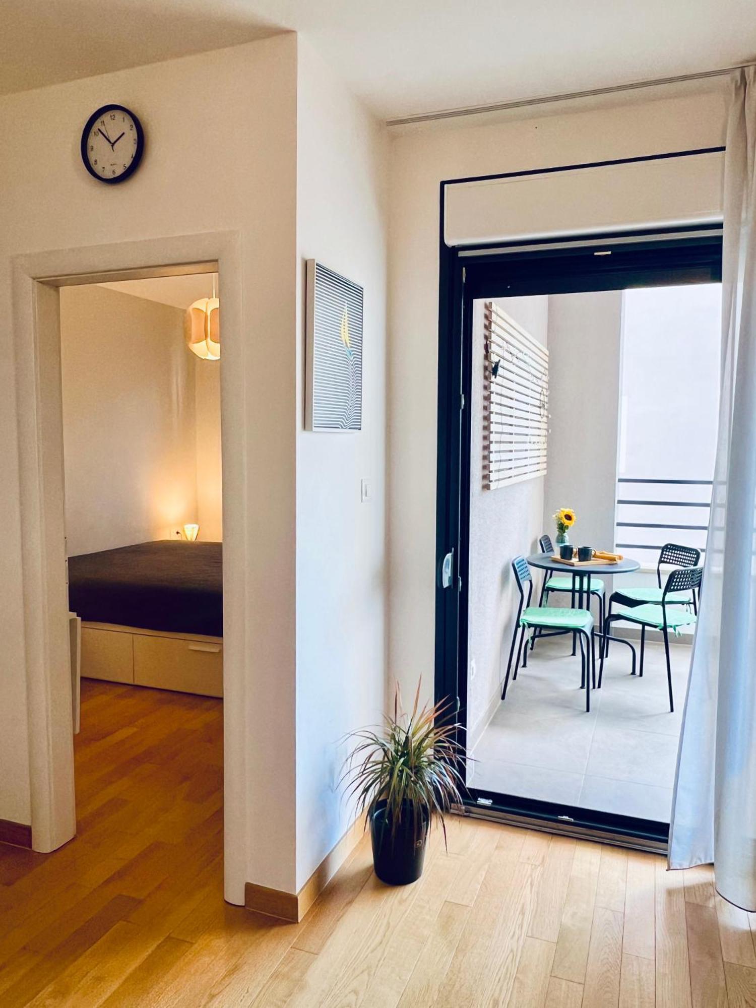 Almond 2 - Free Parking Apartment Split Bagian luar foto